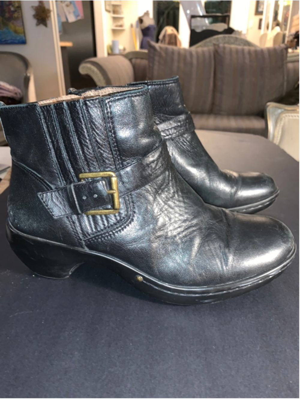 Women's Easy Spirit Black Leather Ankle Boots & Booties Size 8 with Gold Buckle